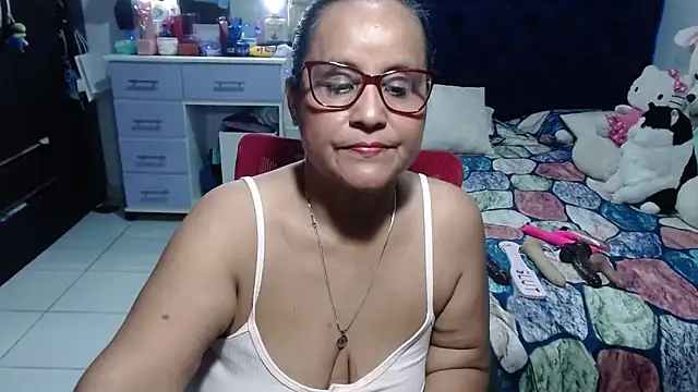 pervert_mommy_'s Live Sex Cam Show