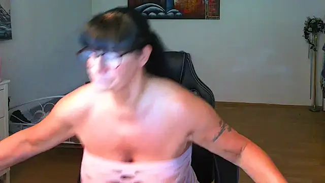 Sylly Live XXX-Chat