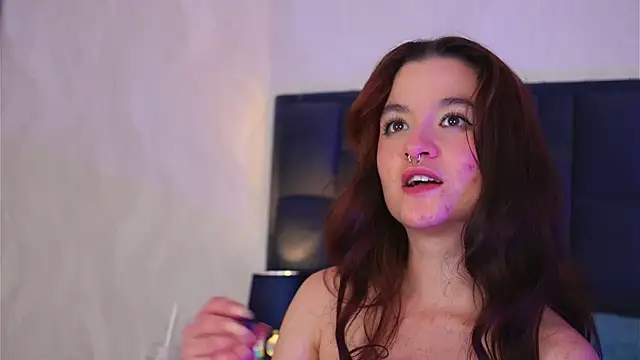 LucyFlame webkamerás műsora
