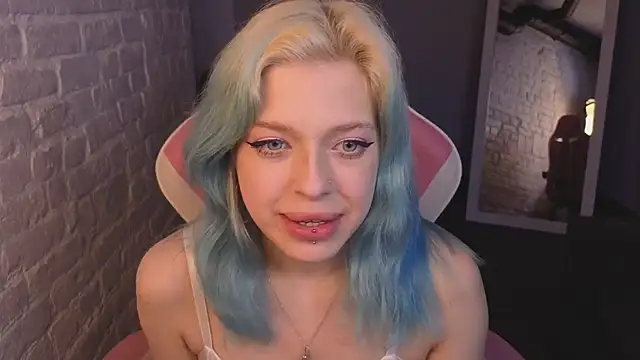 Clown_Princess' Live Chat Room