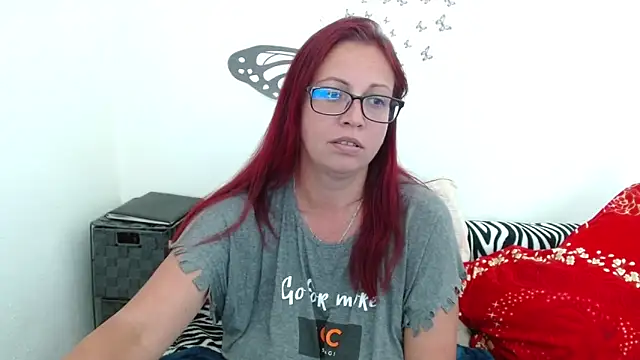 Chat +18 de LadyHellene ao vivo