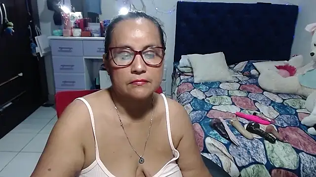 pervert_mommy_'s Live XXX Chat