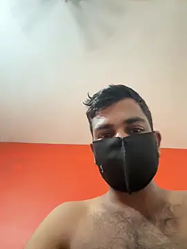 Desi_couple100: διαδικτυακό σόου στην κάμερα