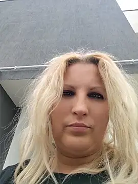 Divineblond Chat XXX in diretta