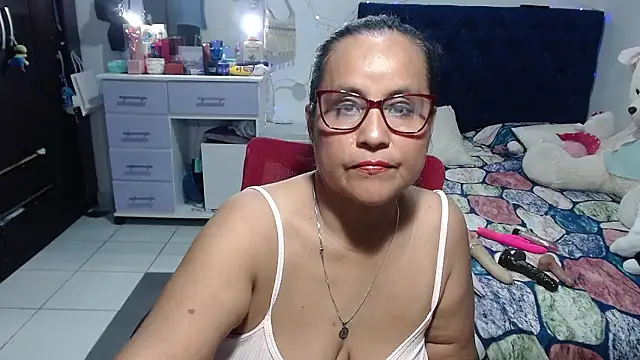 دردشة pervert_mommy_ الجنسية المباشرة
