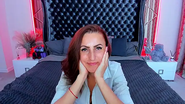 Rebecca_Diamond Chat XXX in diretta
