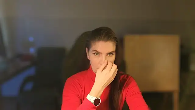 Show modela NoNudeElie na web-kameri