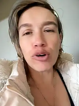 Chat +18 de MARILYNMADELENAKOVANOVA ao vivo