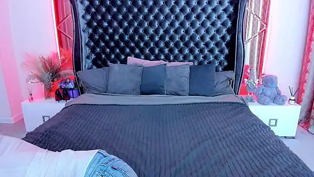 Rebecca_Diamond 现场XXX聊天
