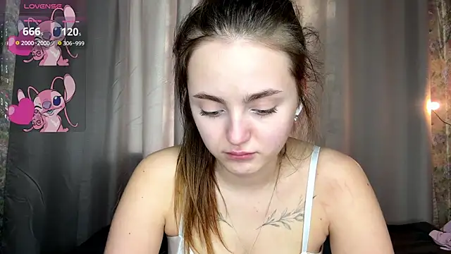 LoraDavi's Live XXX Chat