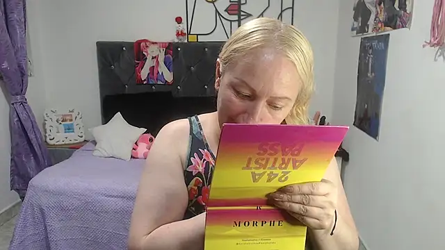 emperabigbootybigass Chat XXX in diretta