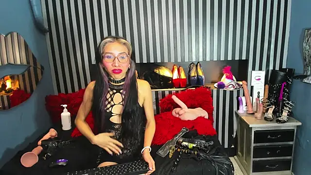 Mara_Gonzalez Adlı Modelin Canlı Sohbet Odası