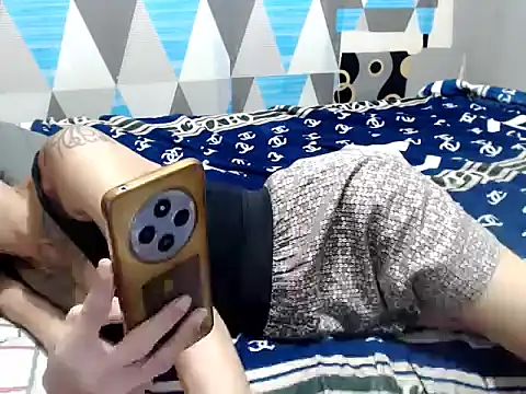 Trish_CurveCock Show Webcam