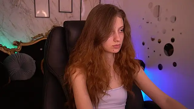 חדר צ'אט בשידור חי של CuteeFoxy