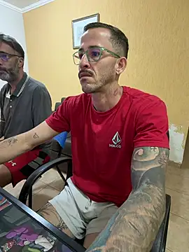 XXX chat uživo modela MeladoDiMel