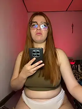 CoraVibes' Live XXX Chat
