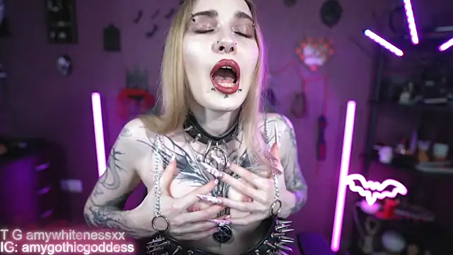 amywhitenessxx élő XXX-chatje