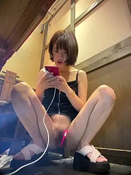littleqiu 在線直播表演