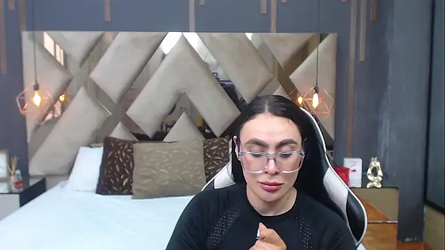Show modela MartinaaFit na web-kameri