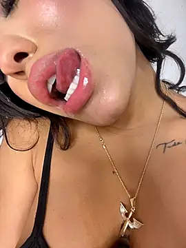 Show de MystiqueXXX na webcam