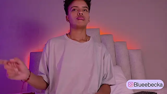 BeckaBlue élő XXX-chatje