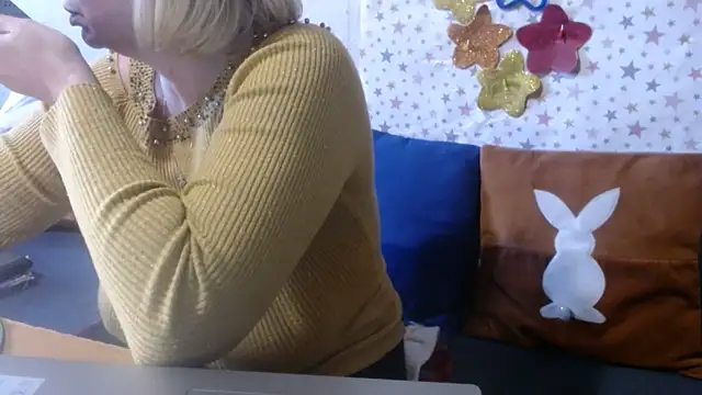 QueenLana Chat XXX live