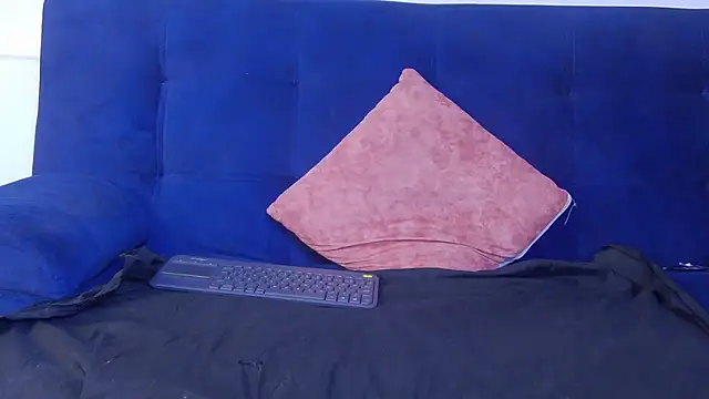 Daliana_Gounboltn Webbikameraesitys