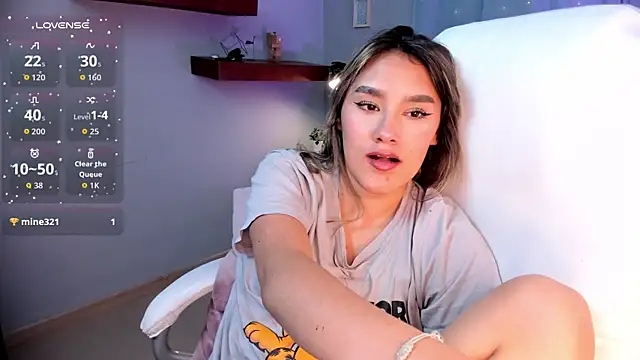 צ'אט XXX בשידור חי של _Sophie__miller