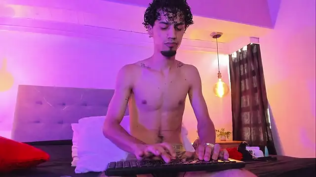 MichaelEvanss_ XXX чат на живо