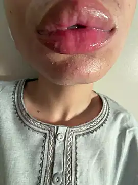 hotlips2026n Webbikameraesitys
