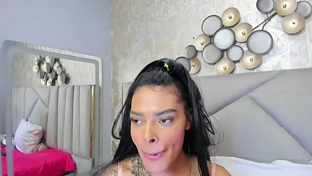 Chat +18 de EmmaEbony_ ao vivo