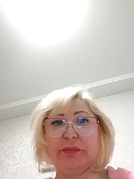 MilaLoveX – Naživo XXX chat