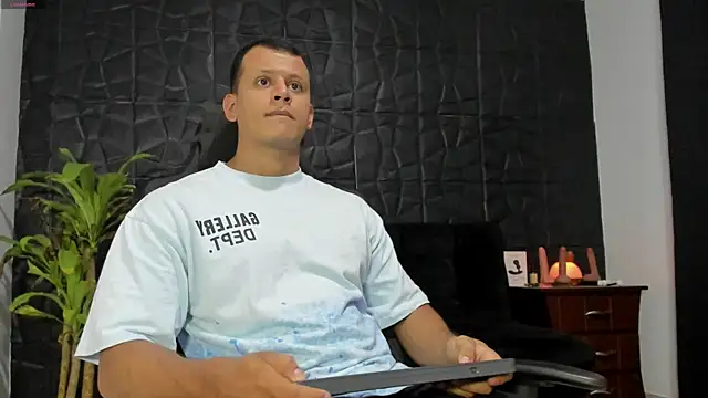 Alex_towerss 网络视讯表演