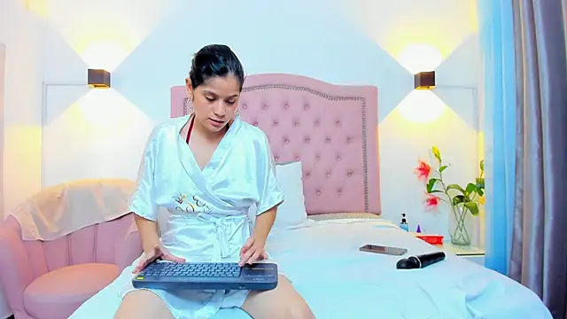 Paulynavera's Live XXX Chat