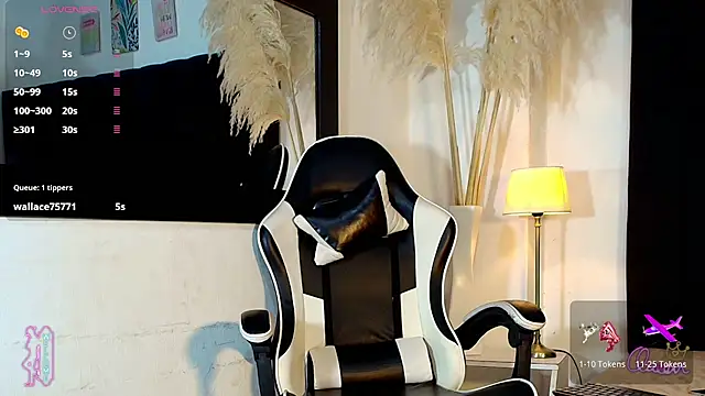 Онлайн чат XXX MaicolParker_