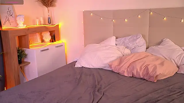 Miabreeze XXX чат на живо