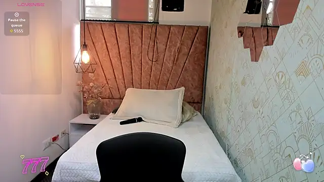 Zoe__Taylor__ Adlı Modelin Canlı XXX Sohbeti