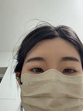 Lulu125216 Show in webcam