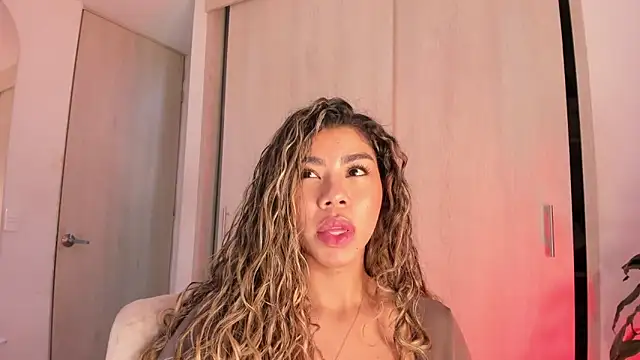 Melina_Ferrer1のライブXXXチャット
