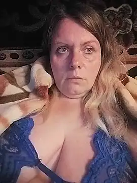 Lana-murr élő XXX-chatje