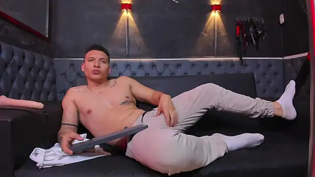 Вебкам-шоу lucassimone_