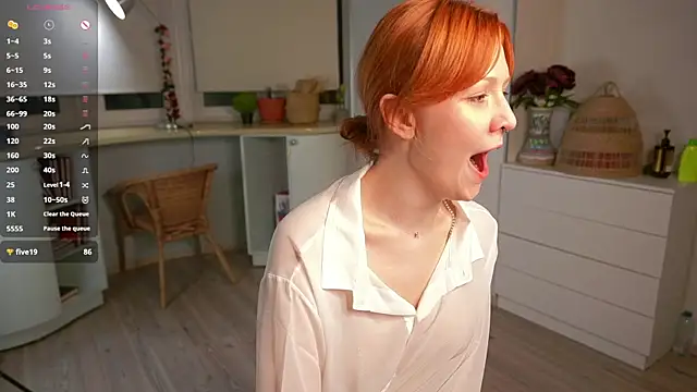 SunnyAdrid élő XXX-chatje