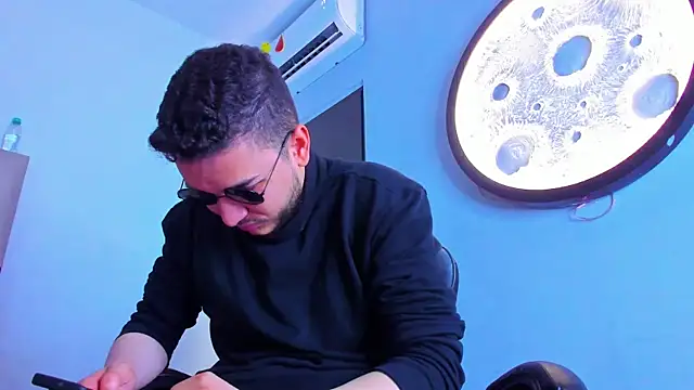 צ'אט XXX בשידור חי של mike_257
