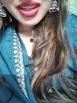 Noor_Darliing Show in webcam