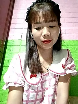 AmyLinee01 即時 XXX 聊天