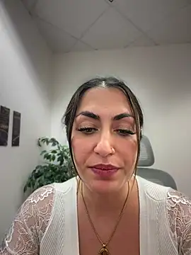 YourQueen18 webkamerás műsora