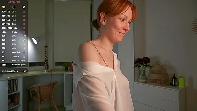 SunnyAdrid élő XXX-chatje