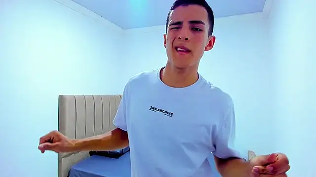 Matiius18 Show in webcam