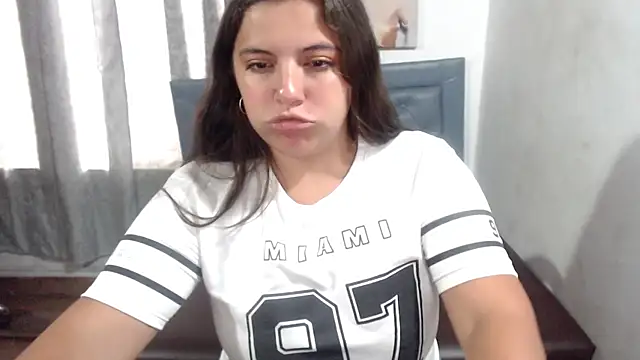 צ'אט XXX בשידור חי של sarah_aguilar