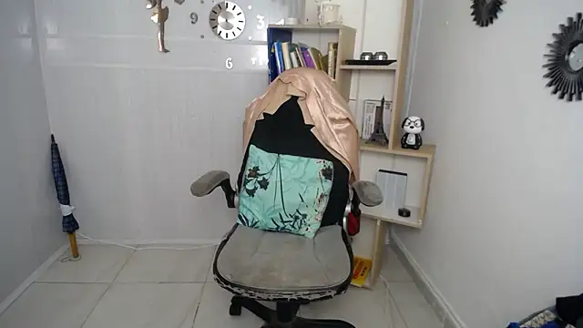 cum_bigass élő XXX-chatje